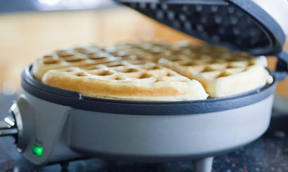how to choose a waffle maker for small kitchens