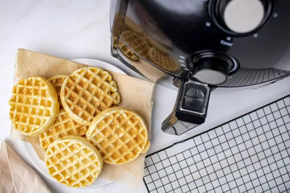 an ultimate guide to cook frozen waffles in air fryer