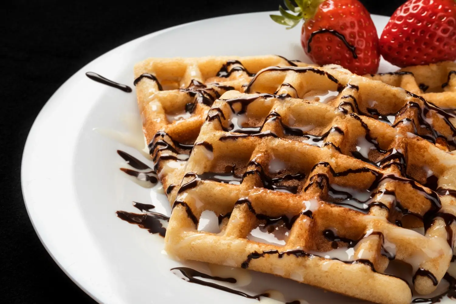 nutella and fresh strawberries waffle