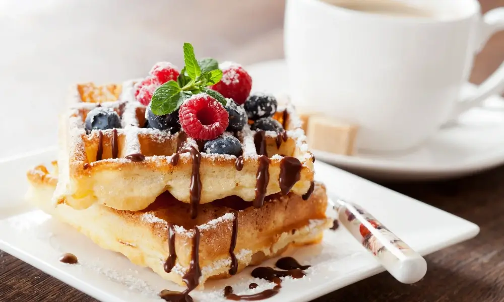 Classic-waffle-breakfast